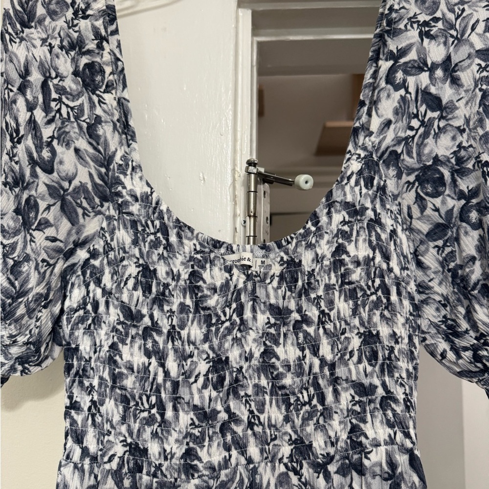 Abercrombie & Fitch Navy and White Floral Midi Dress - Picture 2 of 4